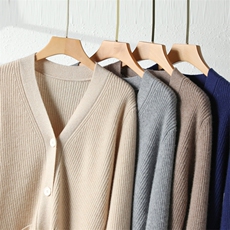 时尚男士秋冬必备简约百搭V领口袋羊绒开衫舒适保暖尽显绅士风度，男装羊绒套衫，奥千羊绒