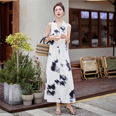 可退现现货可推2025夏季新款复古水墨画挂脖连衣裙女，女装连衣裙，苗苗