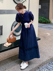 设计感蓝色上衣套装裙女2025春秋季新款宽松休闲衬衣半身裙两件套图片