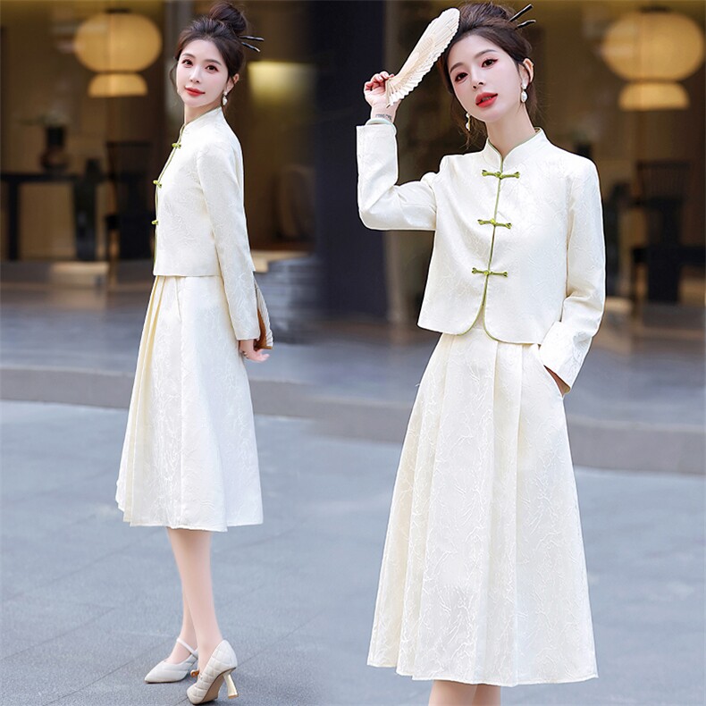档口大量现货2024新款时尚复古盘扣套装立领中式文艺套裙两件套，女装套装/套裙，芭米依尚