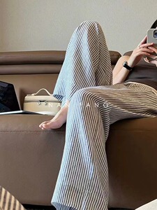 2025简约百搭秋季新款慵懒风竖条纹图片
