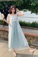 蓝色条纹吊带连衣裙女2025夏季新款法式度假风镂空罩衫长裙两件套，女装套装/套裙，2D078