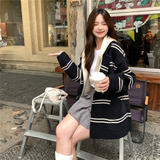 学院风条纹连帽双面呢羊毛短外套女秋冬新款小个子高级感撞色开衫，女装羊绒大衣，2D148