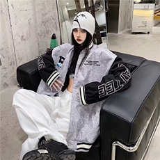 灰色