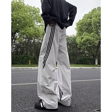 灰色