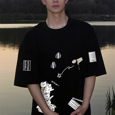 黑色