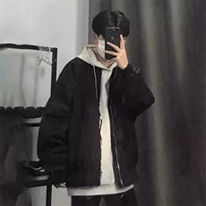 黑色
