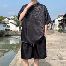 黑色