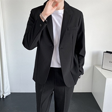 黑色
