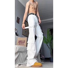 白色