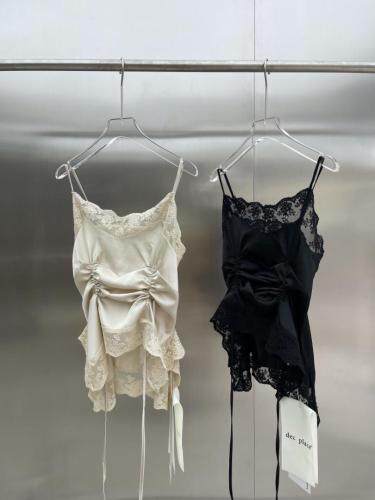 蕾丝拼接缎面吊带裙，女装背心吊带，dec place