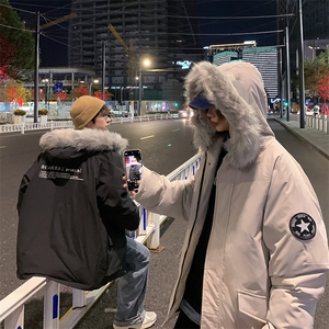 潮牌大毛领韩版宽松刺绣情侣纯色白鸭绒羽绒服男外套加厚羽绒服图片