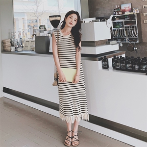 法式条纹针织无袖连衣裙2025新款女夏季韩系遮肚显瘦休闲直筒长裙图片