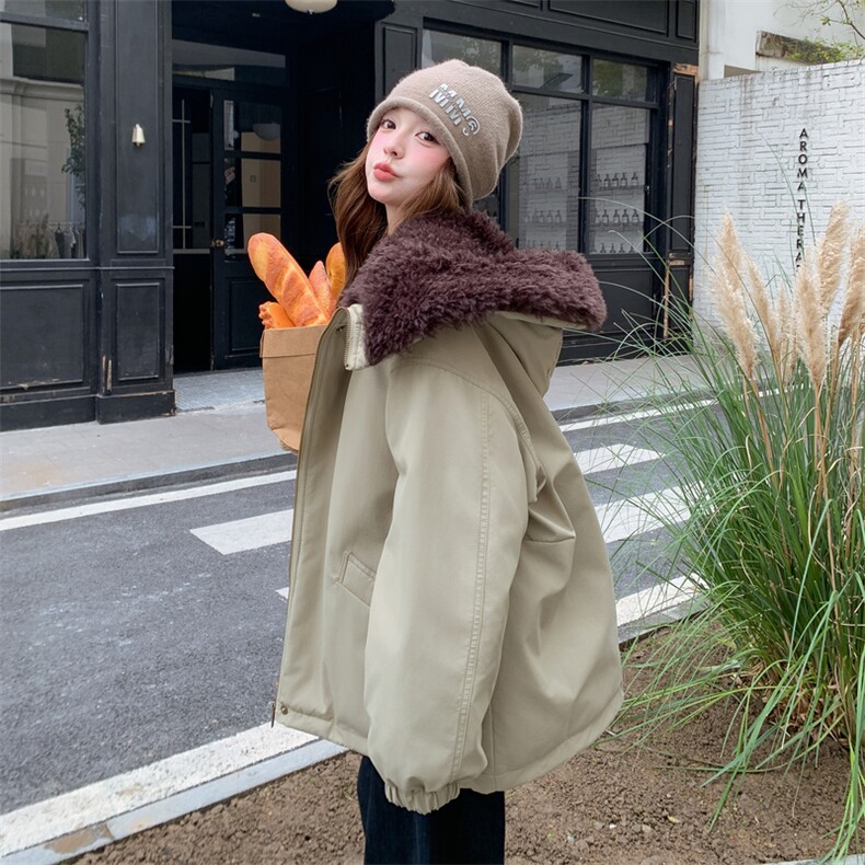 巨好看羊羔毛拼接派克羽绒服女2025冬新款设计感时尚羽绒绒外套,女装羽绒服,仟媚宠