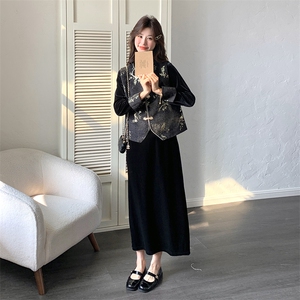 黑色新中式风套装裙女2025春季新款刺绣马甲丝绒连衣裙两件套潮图片