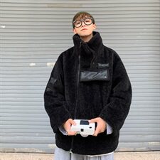 黑色