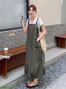 《现货好数据》26夏上新水洗棉休闲两面穿背带裙+V领T恤两件套女图片