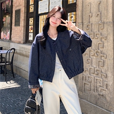 深蓝色休闲短款牛仔外套女春秋2025新款超火好看印花拼接夹克上衣，女装短外套，维壹