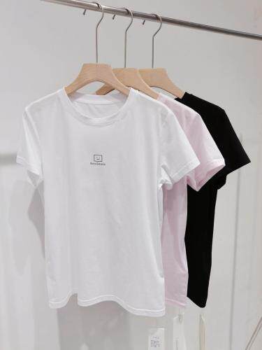 现货、纯棉休身版T、质地柔软舒适，女装，素墨