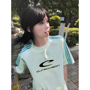 抖音得物品质二开240克宽松纯棉美式潮牌印花三条杠中性风短袖T恤图片