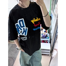 黑色