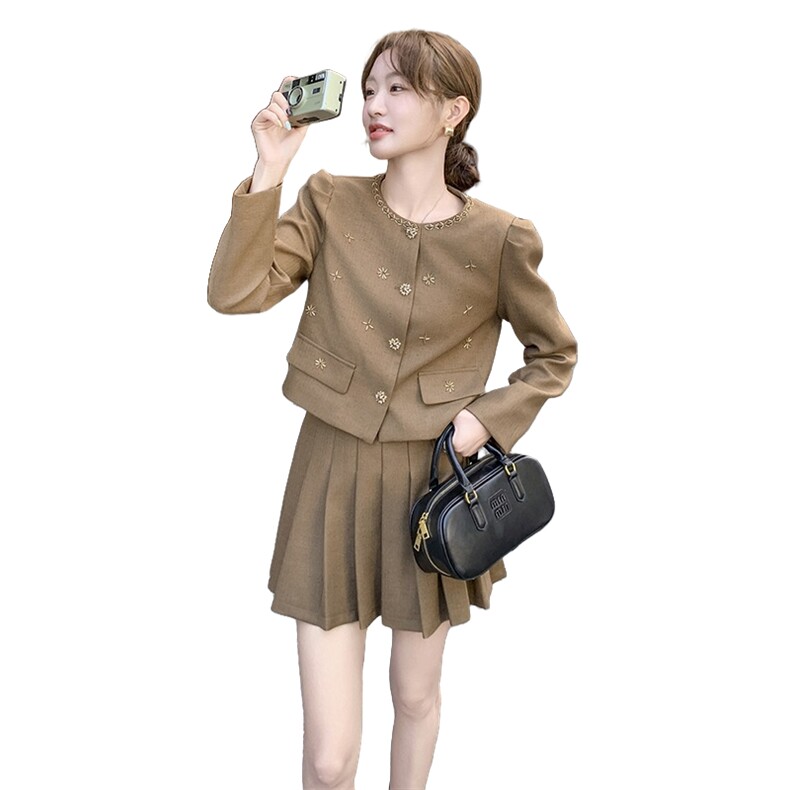 2025秋季新款时尚韩系小个子时尚小香风女装外套短款百褶裙两件套,女装套装/套裙,霓裳依族