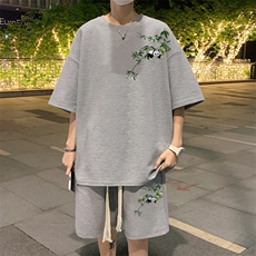 灰色