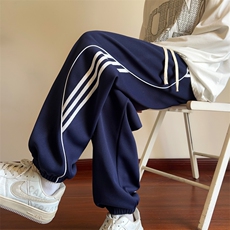 藏青色