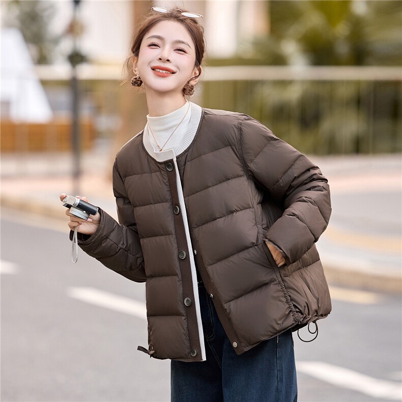 2025冬季新款时尚撞色圆领白鸭绒羽绒服女外套,女装羽绒服,沁沁公主