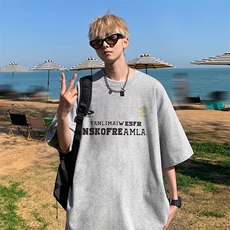 浅灰色