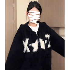 黑色
