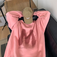 粉红色