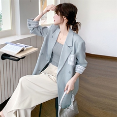 蓝色蕾丝拼接休闲西装外套女减龄百搭气质小西服高级感独特温柔风，女装西装，素月