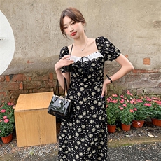 黑色方领花边碎花连衣裙女2023夏新款法式茶歇高级感收腰显瘦长裙，女装连衣裙，2C037