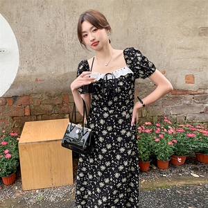 黑色方领花边碎花连衣裙女2023夏新款法式茶歇高级感收腰显瘦长裙图片