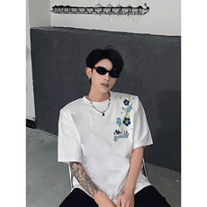 白色
