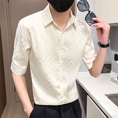 米白色