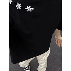 黑色