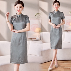 2023年夏季新款时尚气质中长款印花专柜品质短袖真丝旗袍，女装汉服/婚纱/旗袍/礼服，媚琳依坊