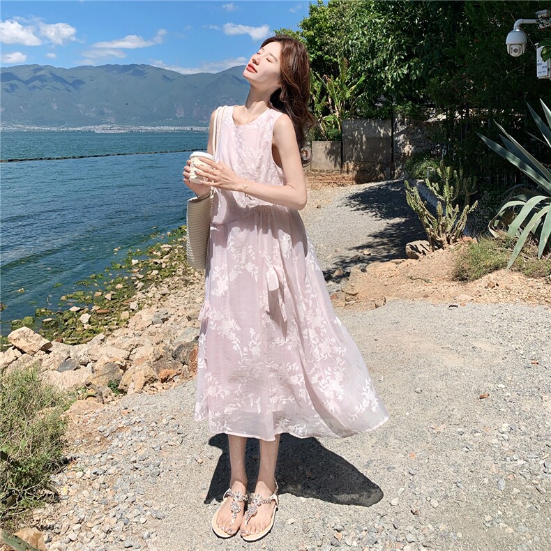 2026夏季新款法式A字娃娃裙粉藕色显嫩百搭出片连衣裙中长无袖,女装连衣裙,艾米莉亚