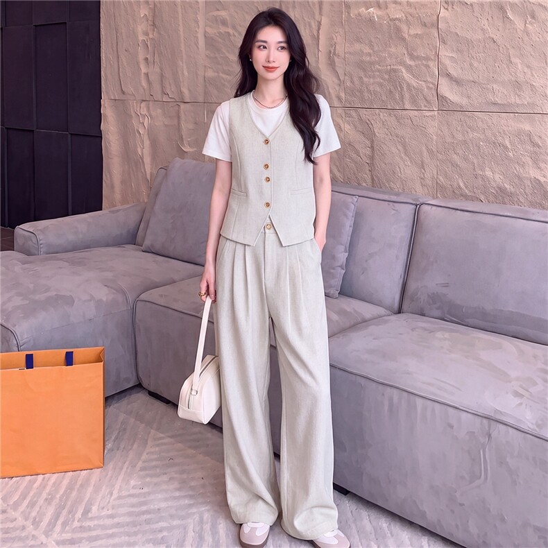 高级感休闲运动套装女春款圆领马甲上衣内搭白色T恤阔腿裤三件套,女装套装/套裙,江南