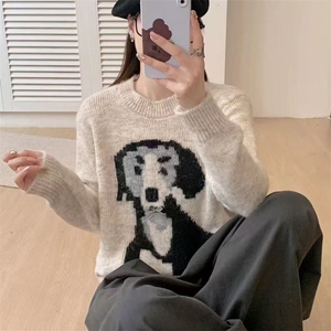 女士秋冬小狗刺绣圆领仿羊毛材质针织衫长袖图片