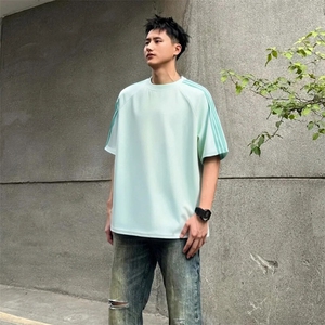 抖音得物品质二开240克宽松纯棉美式潮牌印花三条杠中性风短袖T恤图片