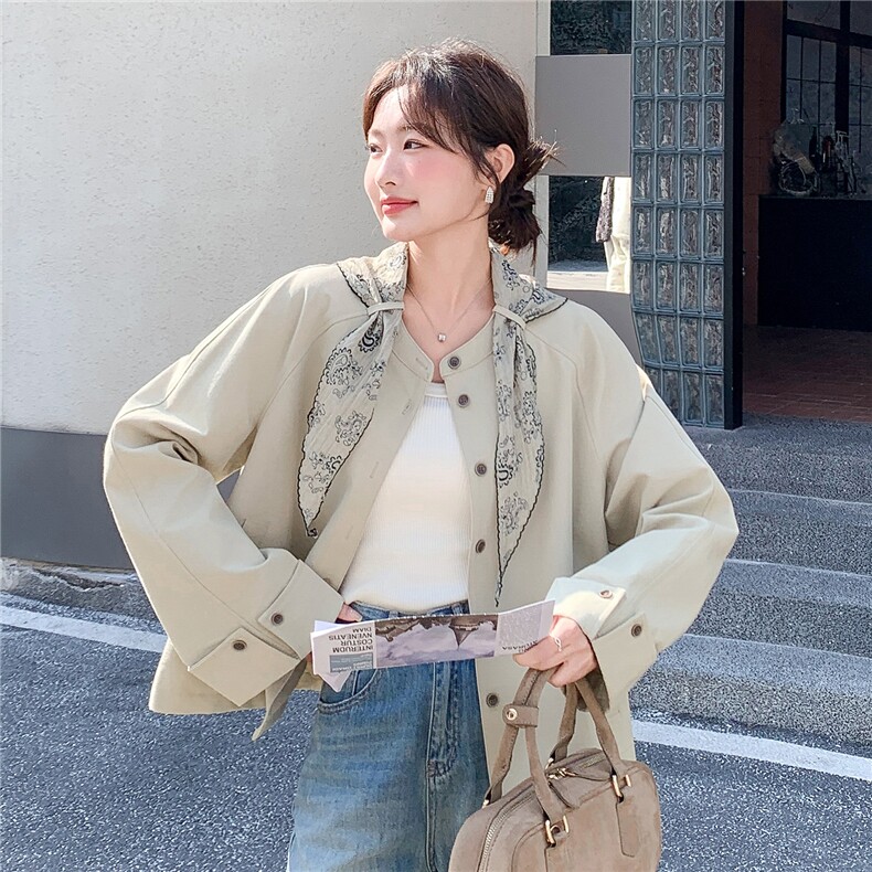 现货新款2026春装文艺风短款气质风衣外套女送丝巾,女装风衣,时尚风爆
