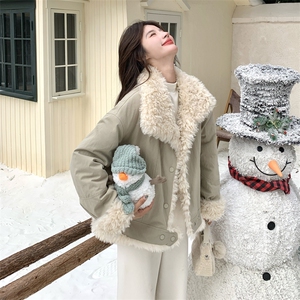 卡其绿皮毛一体外套女羊羔毛加厚小个子保暖棉服休闲夹克派克服图片