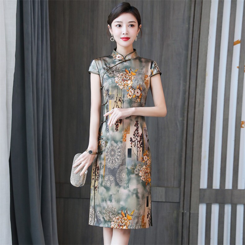 杭州真丝连衣裙女新款蚕改良旗袍2025年夏季新款复古妈妈裙子，女装连衣裙，小荷流