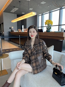 巧析2021秋季新品韩版时尚休闲百搭呢料外套潮流女装图片