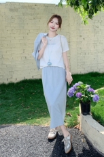 浅蓝色休闲套装女2025夏季新款韩系气质减龄马甲T恤半身裙三件套，女装套装/套裙，2C176