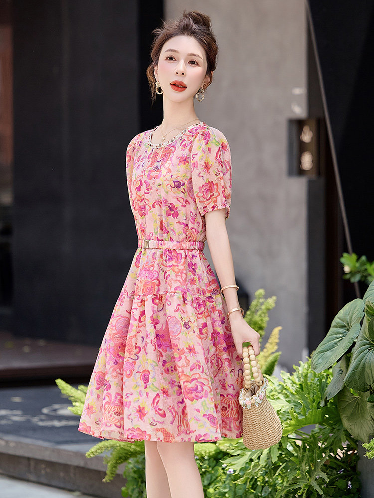 碎花连衣裙女2025年夏季新款小个子洋气时髦收腰显瘦中长款A裙子,女装连衣裙,韩宇舍