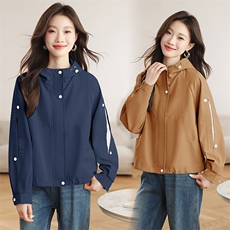 现货秒发2025秋冬新款入学季学院风休闲宽松大码外套冲锋衣短外套，女装短外套，星宇服饰